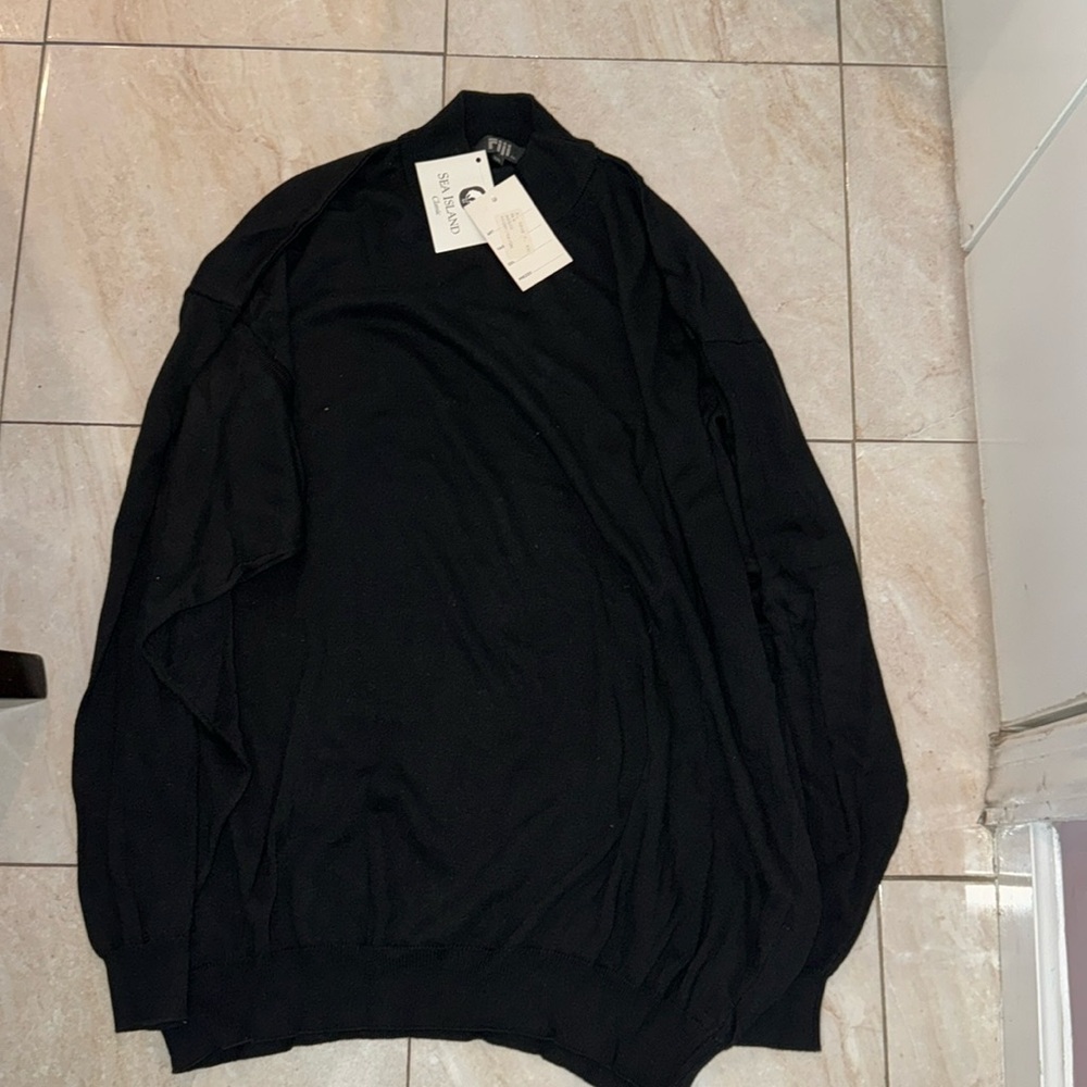New with tags men’s sweater